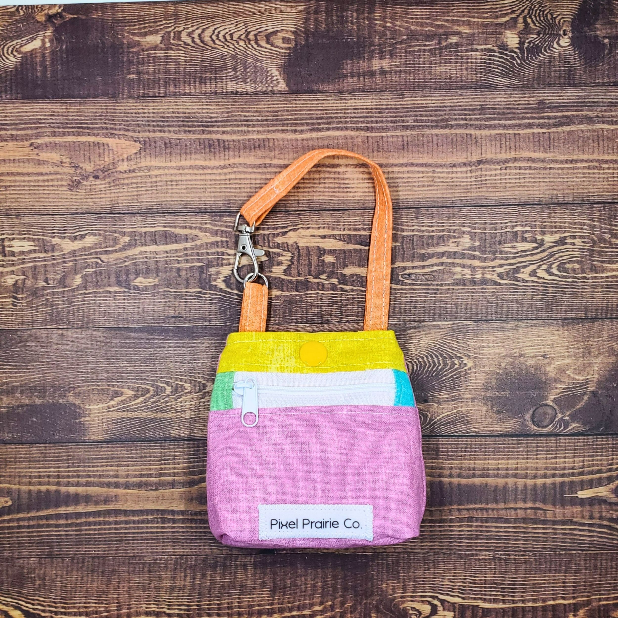 Happy Chaos Tag-Along Pouch Pink