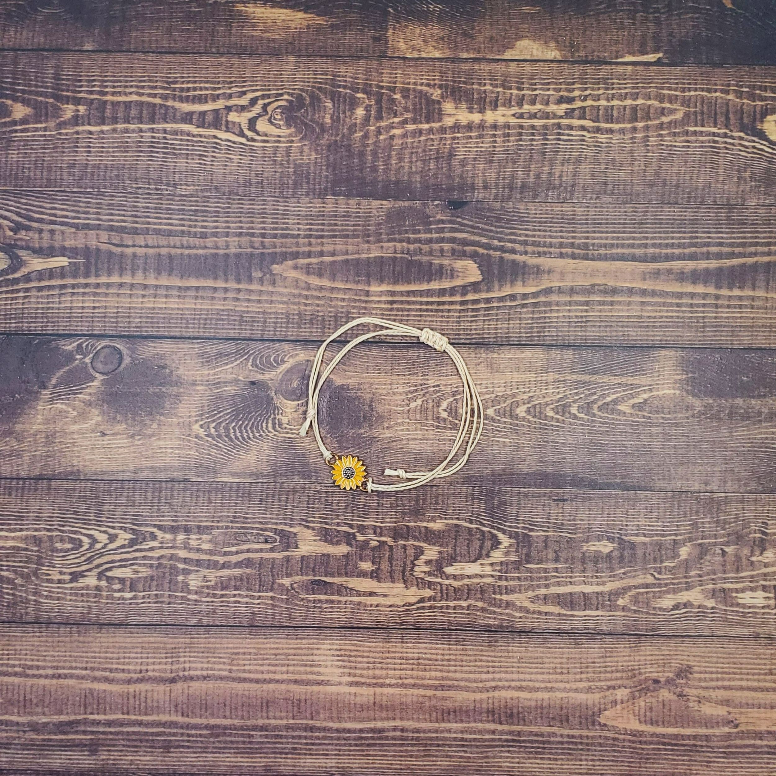 Classic Sunflower Bracelet in Natural