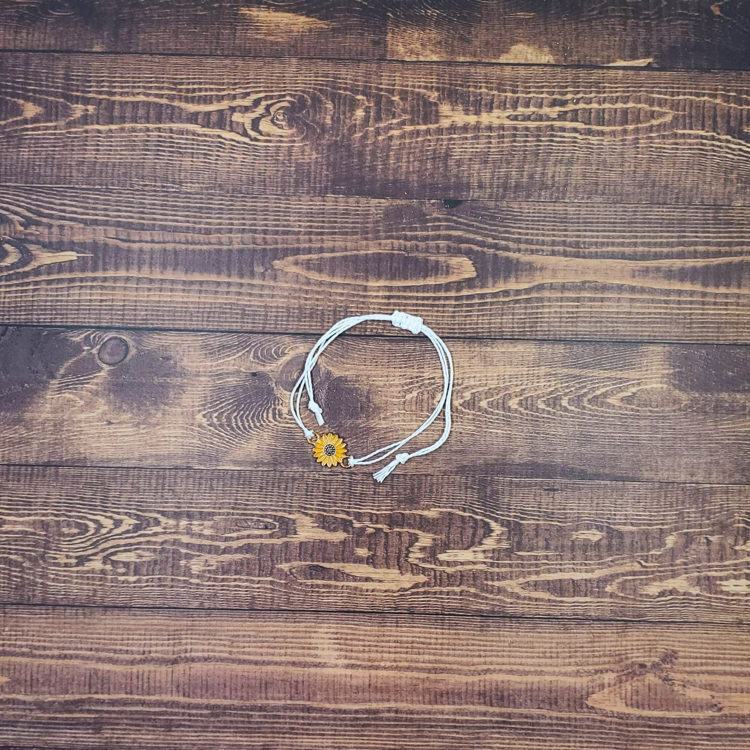 Classic Sunflower Bracelet in White