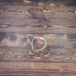 Classic Sunflower Bracelet in White/Cream