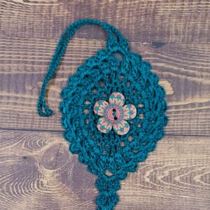 Bullseye Flower on Peacock Green Bloom Charm