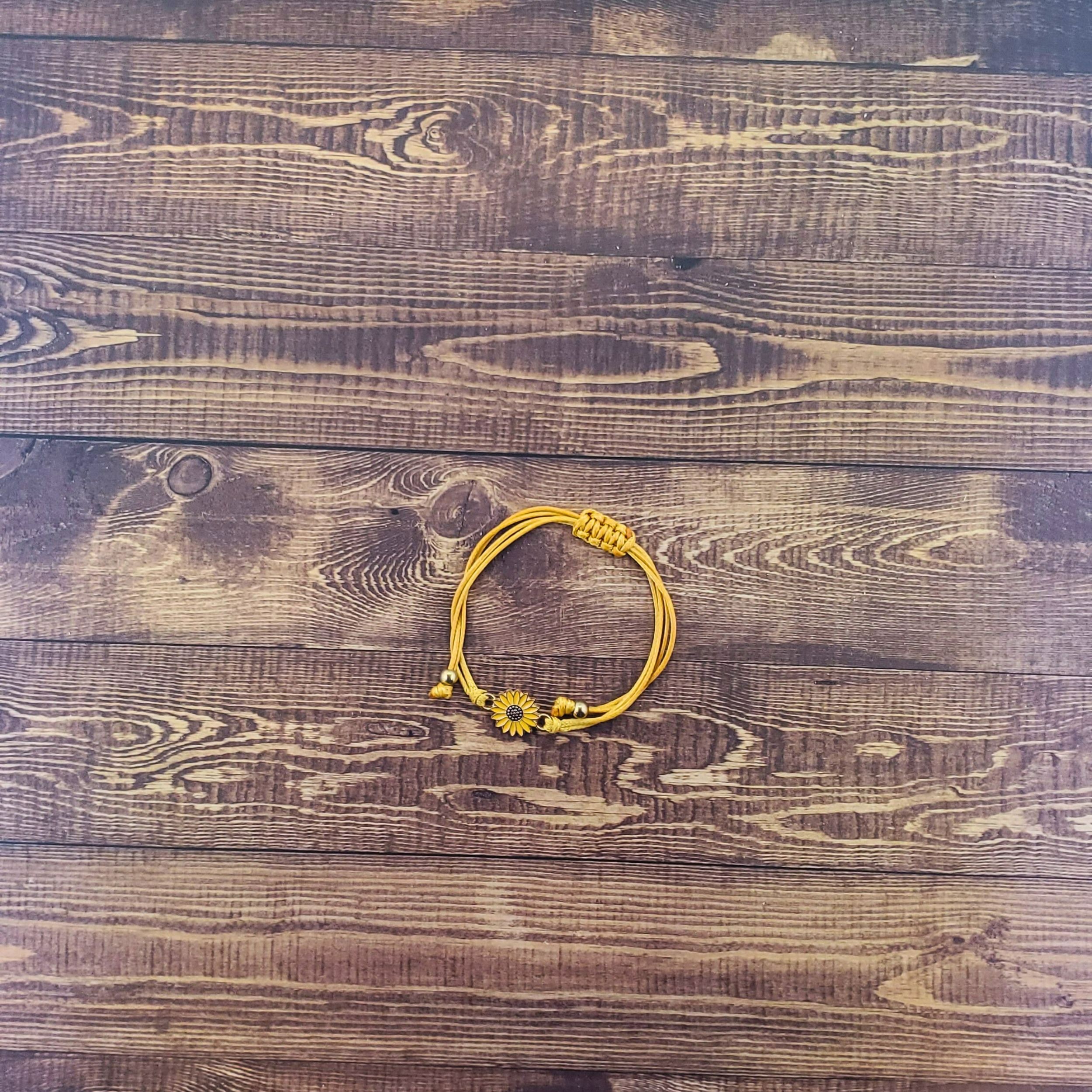 Luxe Sunflower Bracelet in Goldenrod