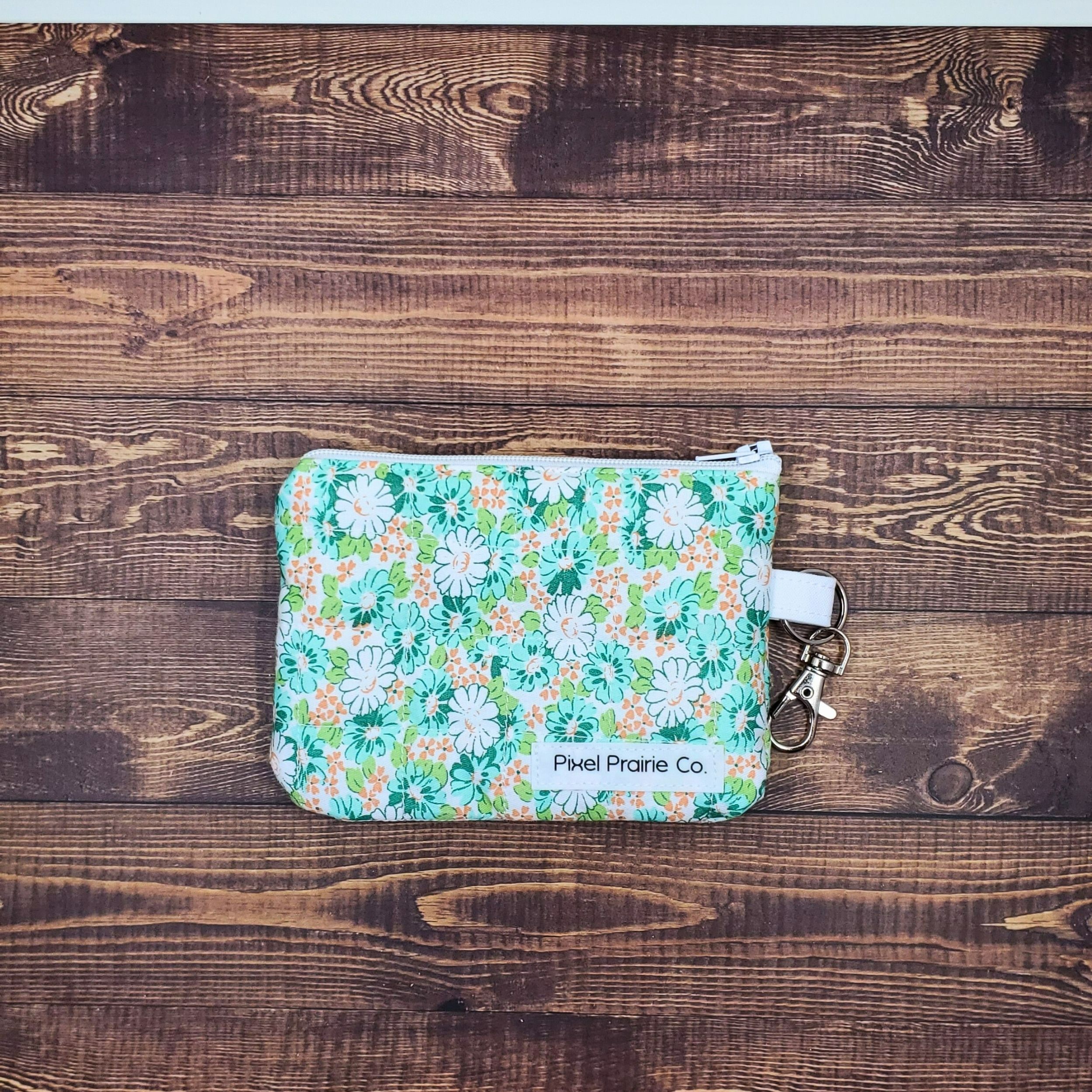 Ditsy Daisies Keychain Wallet